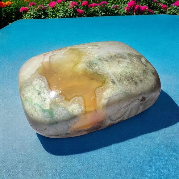 Green Flower Agate‎ Crystal Palmstone (13) - Picture 1 of 12